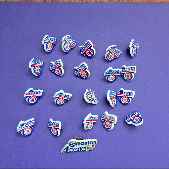 Alberta 1905-1980 75th Anniversary Lapel Pin Plastic .75”. Vintage 21 qty pins - Picture 1 of 6